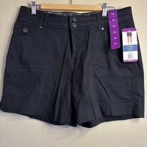 NWT Dakota Blue Women's Black Cargo Shorts size 14